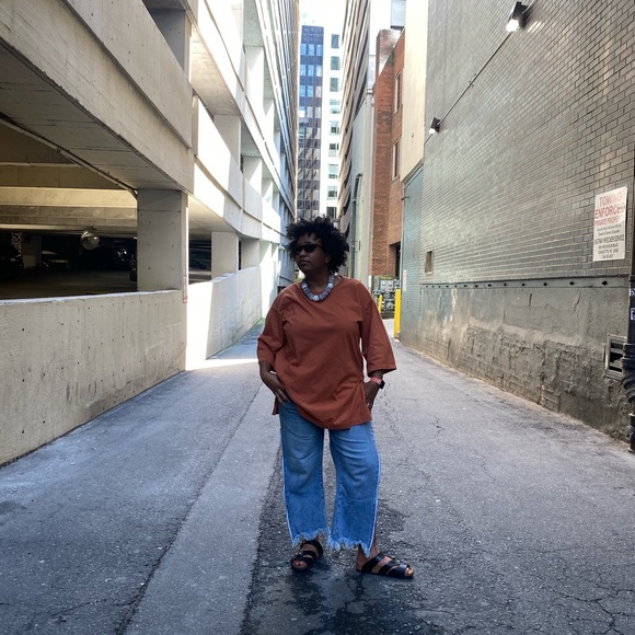 Welcome to My Closet - Picture 3 of 16